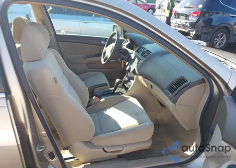 2005 Honda Accord 2.4 Lx z USA, uszkodzony, nr VIN 1HGCM56415A128467